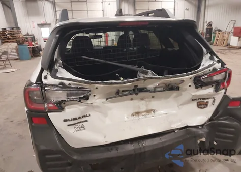 2022 Subaru Outback Wilderness z USA, uszkodzony, nr VIN 4S4BTGUD4N3135568